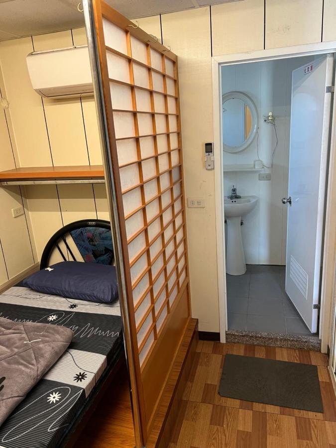 Komei Container Homestay Кінгшуі Екстер'єр фото